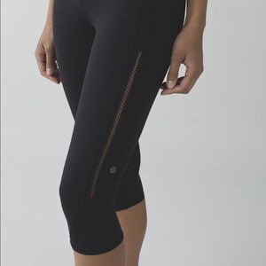 Lululemon Vent it out crops